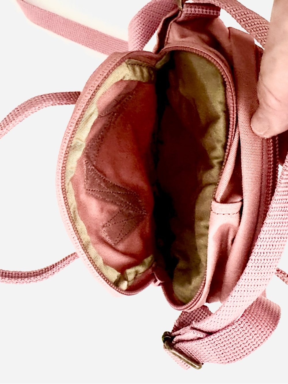Fjallraven Kånken Small Crossbody in Dusty Rose - Picture 5 of 9